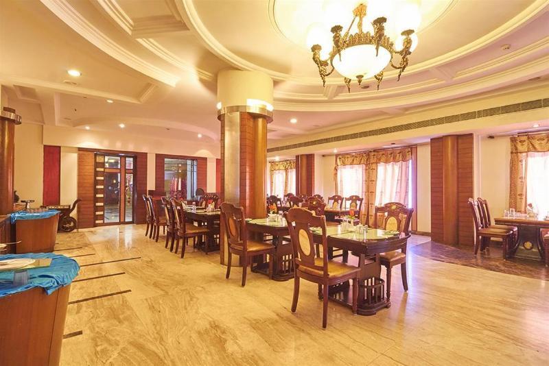 The Checkers Hotel Chennai Exterior photo